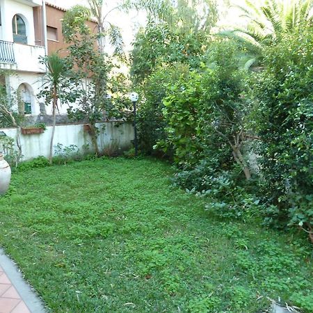 Sea Breeze Acitrezza Apartment อาชิ กัสเตลโล ภายนอก รูปภาพ